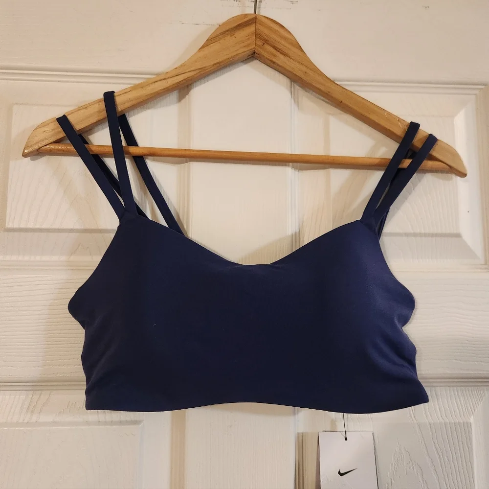 ✨️✨️NWT✨️✨️ Nike Zenvy Strappy Womens Light-Support Padded Sports Bra